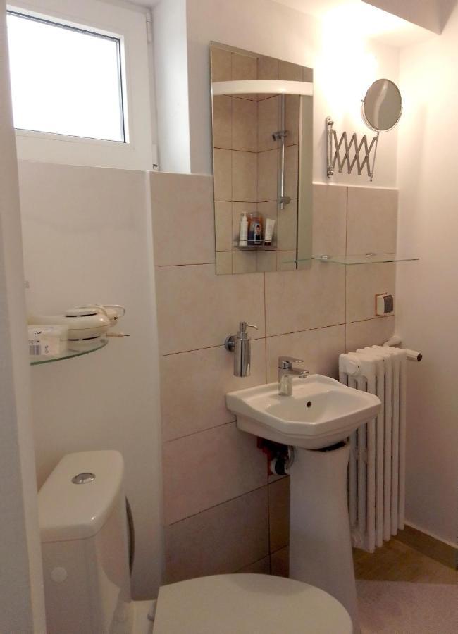 Bed & Breakfast Popamuseum Tarpesti Strada Muzeului Nr 28 Tîrpeşti Zewnętrze zdjęcie