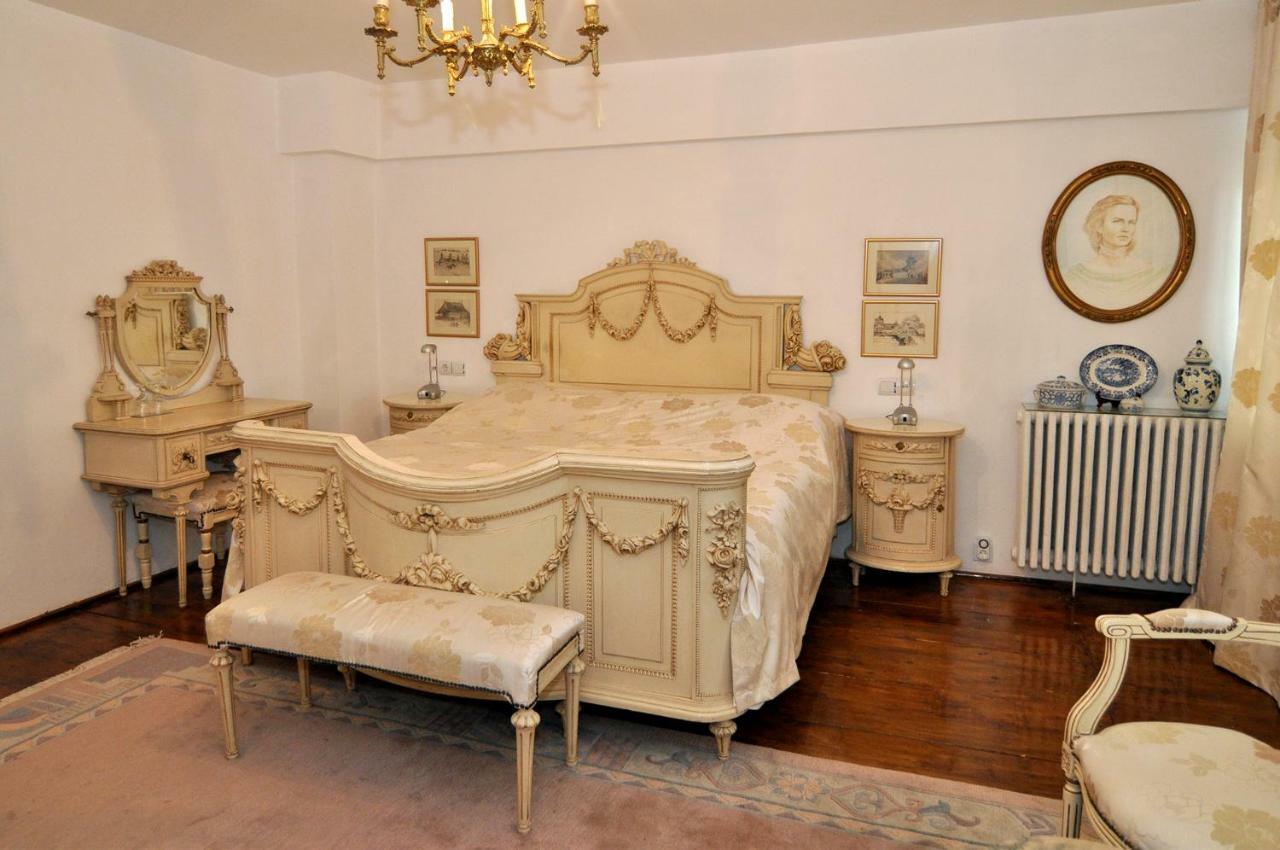 Bed & Breakfast Popamuseum Tarpesti Strada Muzeului Nr 28 Tîrpeşti Zewnętrze zdjęcie